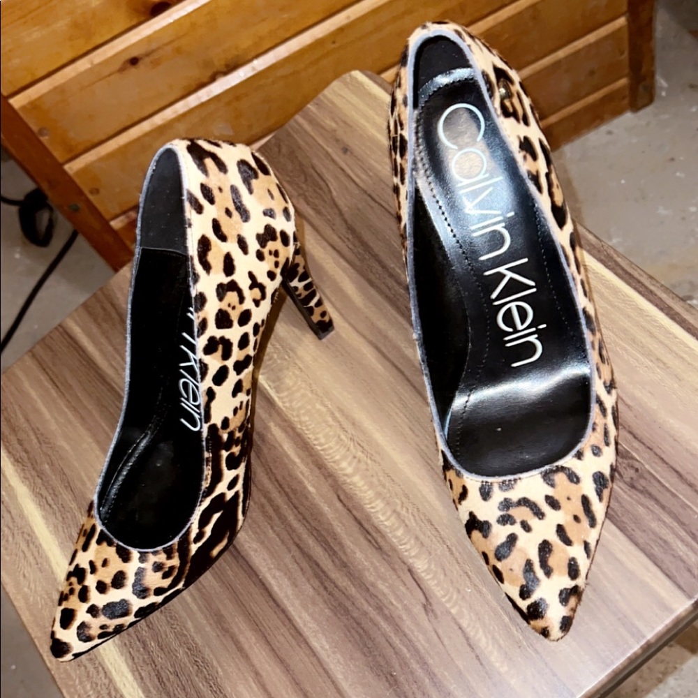 Size 7 1/2 Calvin Klein heels ! Worn once